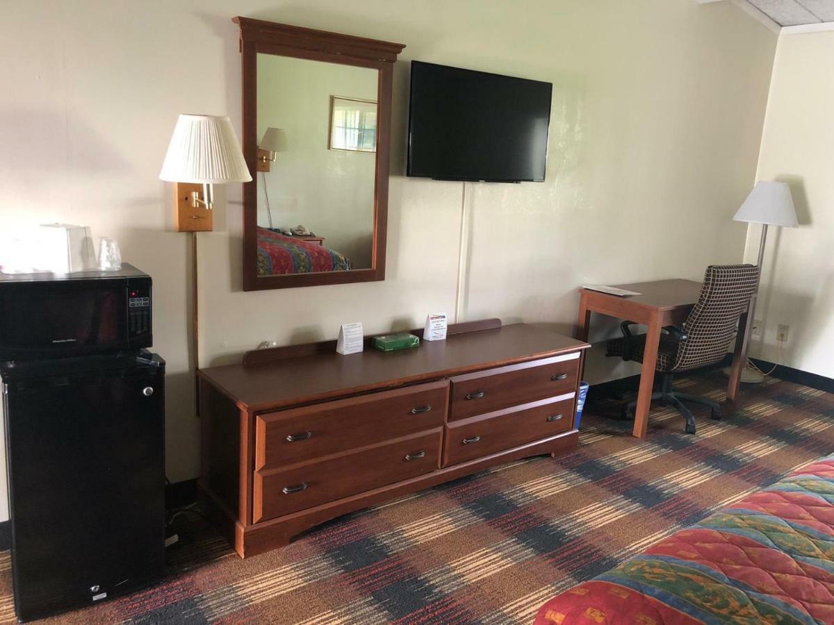 ريد كاربيت إن مطار سيراكيوز North Syracuse المظهر الخارجي الصورة
