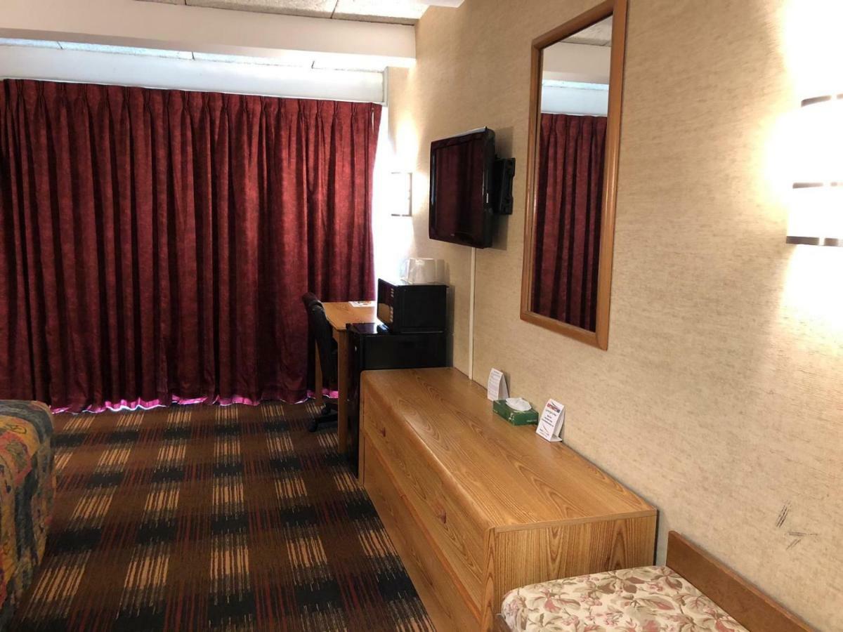 ريد كاربيت إن مطار سيراكيوز North Syracuse المظهر الخارجي الصورة