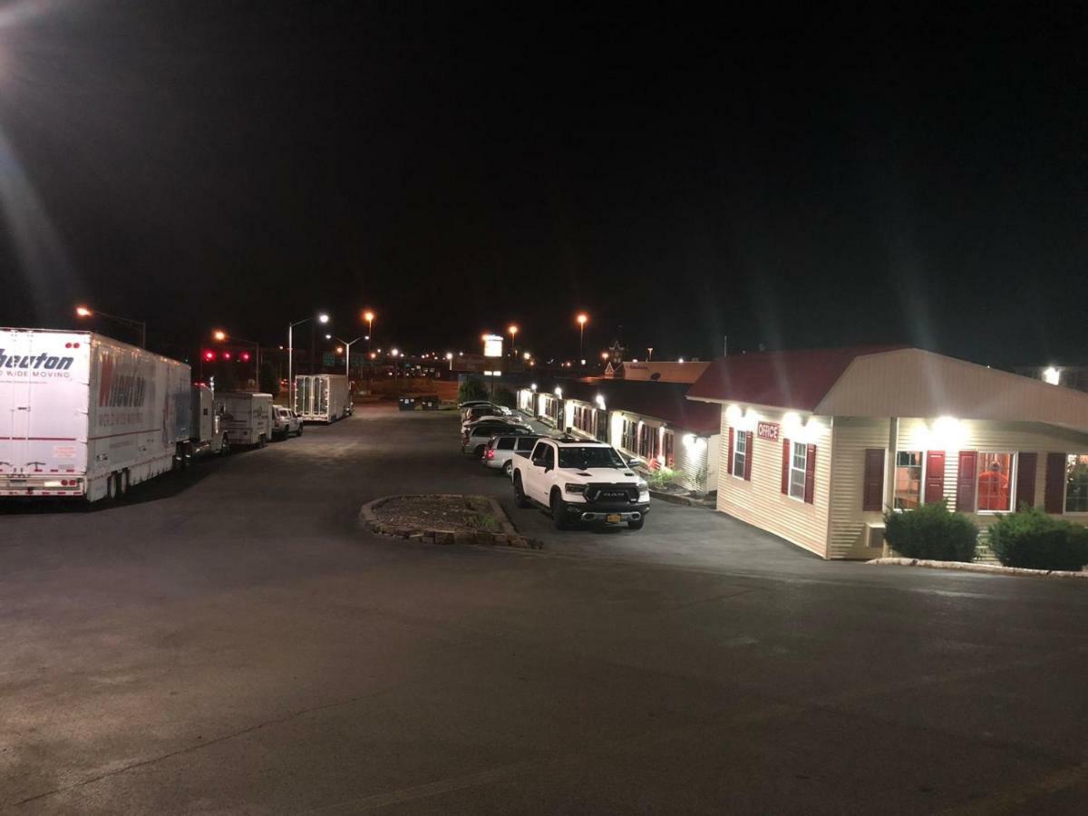ريد كاربيت إن مطار سيراكيوز North Syracuse المظهر الخارجي الصورة